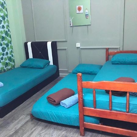 Ny Tropical Backpackers Hostel Десару Екстериор снимка
