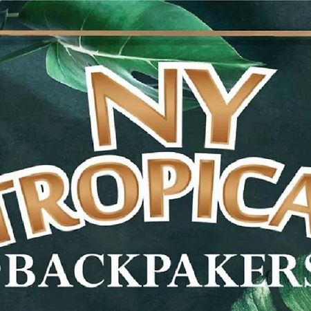 Ny Tropical Backpackers Hostel Десару Екстериор снимка