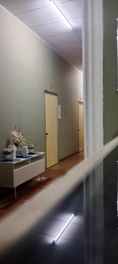 Ny Tropical Backpackers Hostel Десару Екстериор снимка